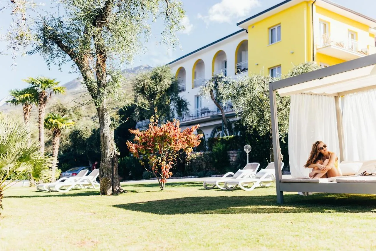 Hotel Orione - Lake Front Hotel Brenzone sul Garda 3*,